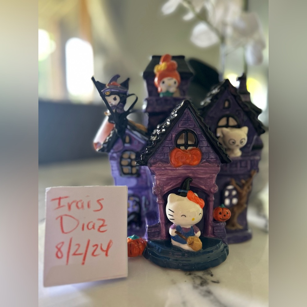 Hello kitty Halloween house